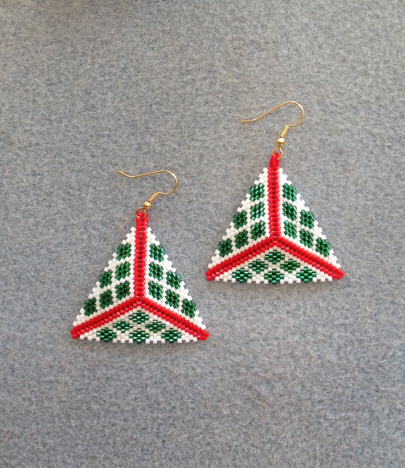 Triangle Peyote jj012c Christmas.jpg